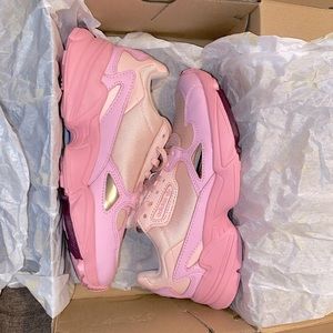 Nwb Pink Adidas sneakers
